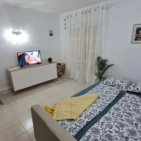 Bright And Cosy Ground-floor By The Sea Διαμέρισμα *