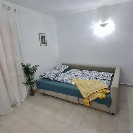 Bright And Cosy Ground-floor By The Sea 科斯塔德安提瓜